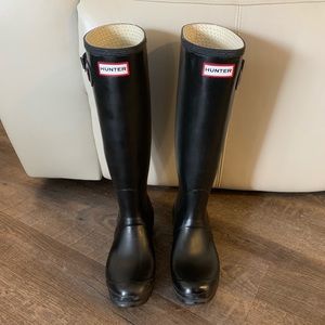 Tall Hunter Rain Boots (Size 7)